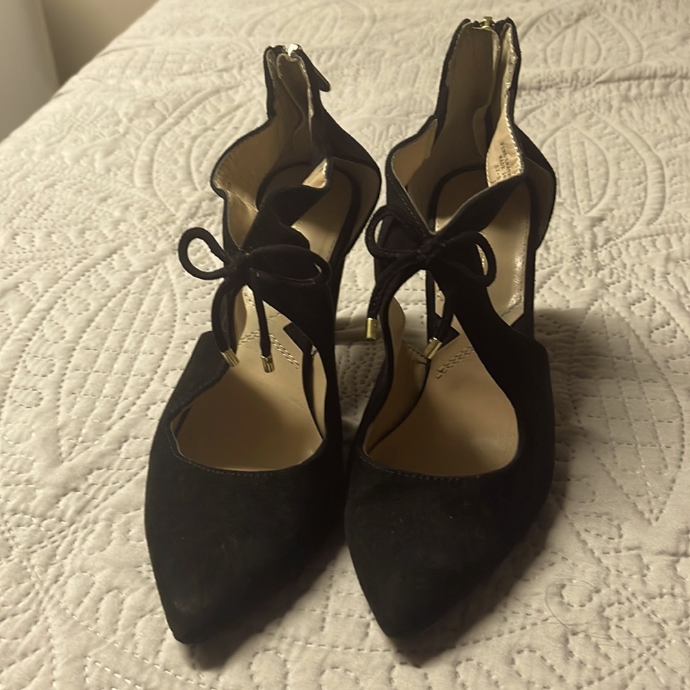 Adrienne Vittadini Nigel Cut-Out Pump.Rear zip closure, Chunky heel Pointed toe.
